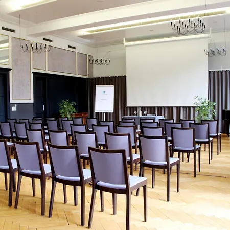 Pestalozzi Готель 2*