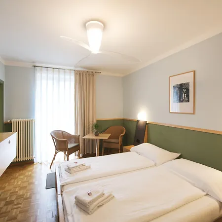 Pestalozzi Hotel 2*